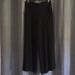 Wide legged crop pants